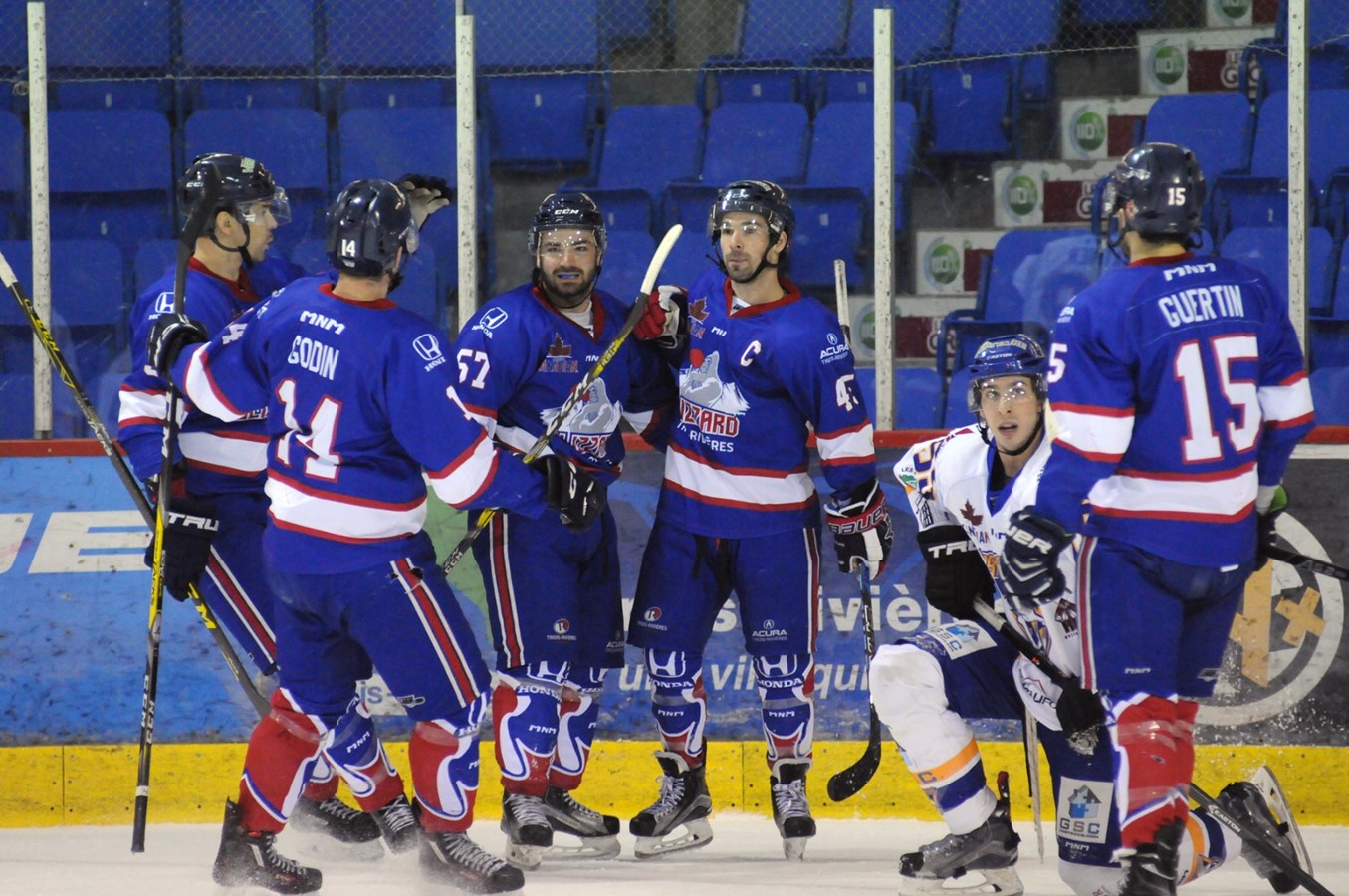 Jonathan Bellemare et Nicolas Corbeil honorés par la LNAH