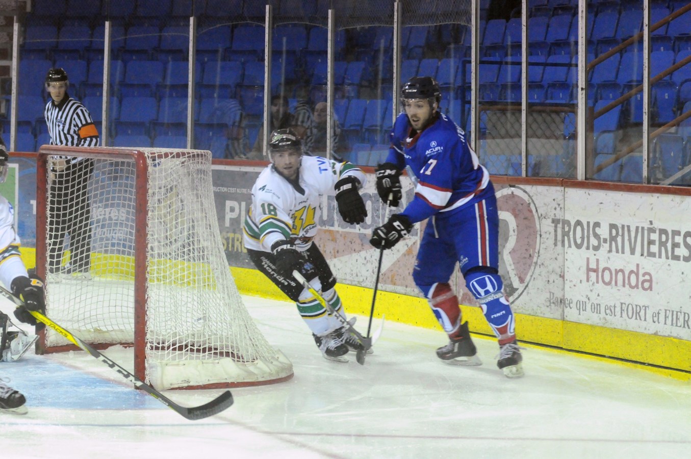 Jonathan Bellemare et Nicolas Corbeil honorés par la LNAH