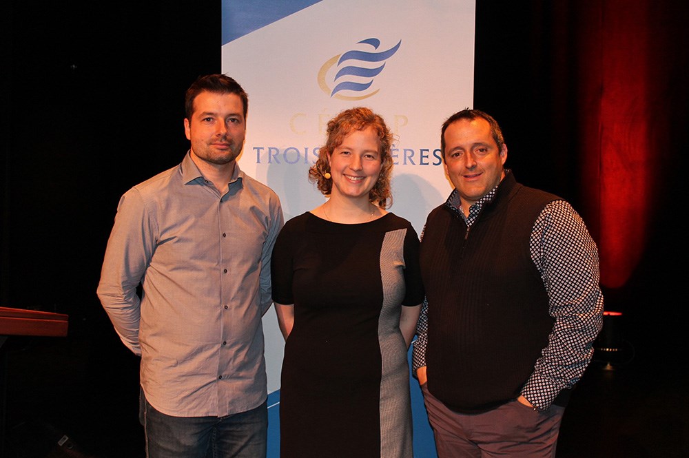 Simon Lévesque, enseignant de Physique, Marie-Ève Naud, conférencière et Louis Gendron, directeur général du Cégep de Trois-Rivières