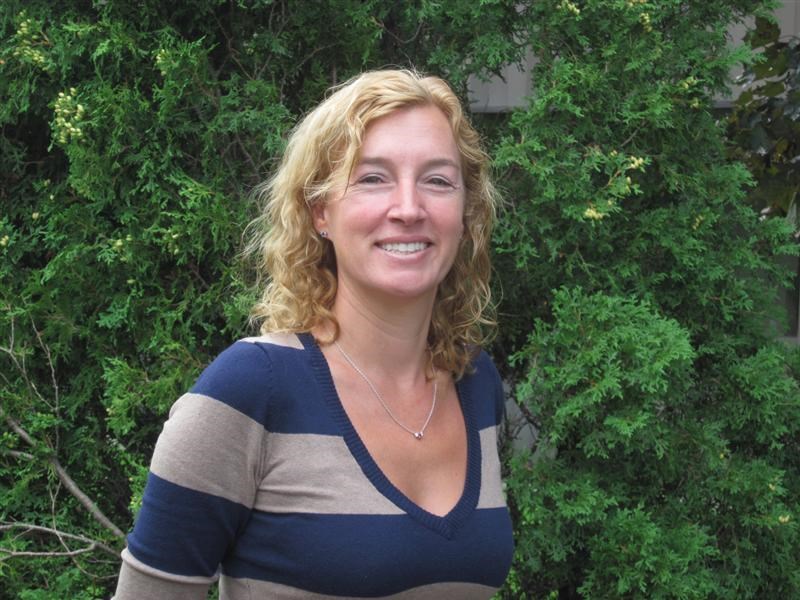 Virginie Laurin, enseignante de chimie, couronnée leadeur en santé et sécurité du travail par la CNESST