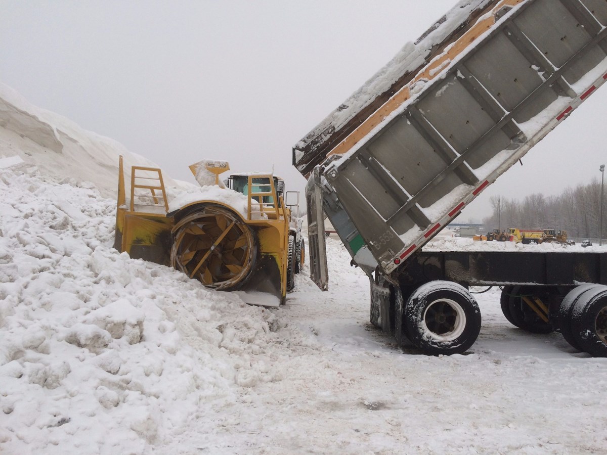 Décès d’un camionneur sur un site de dépôt à neige de la Ville de Trois-Rivières : la gestion de la circulation piétonnière est en cause