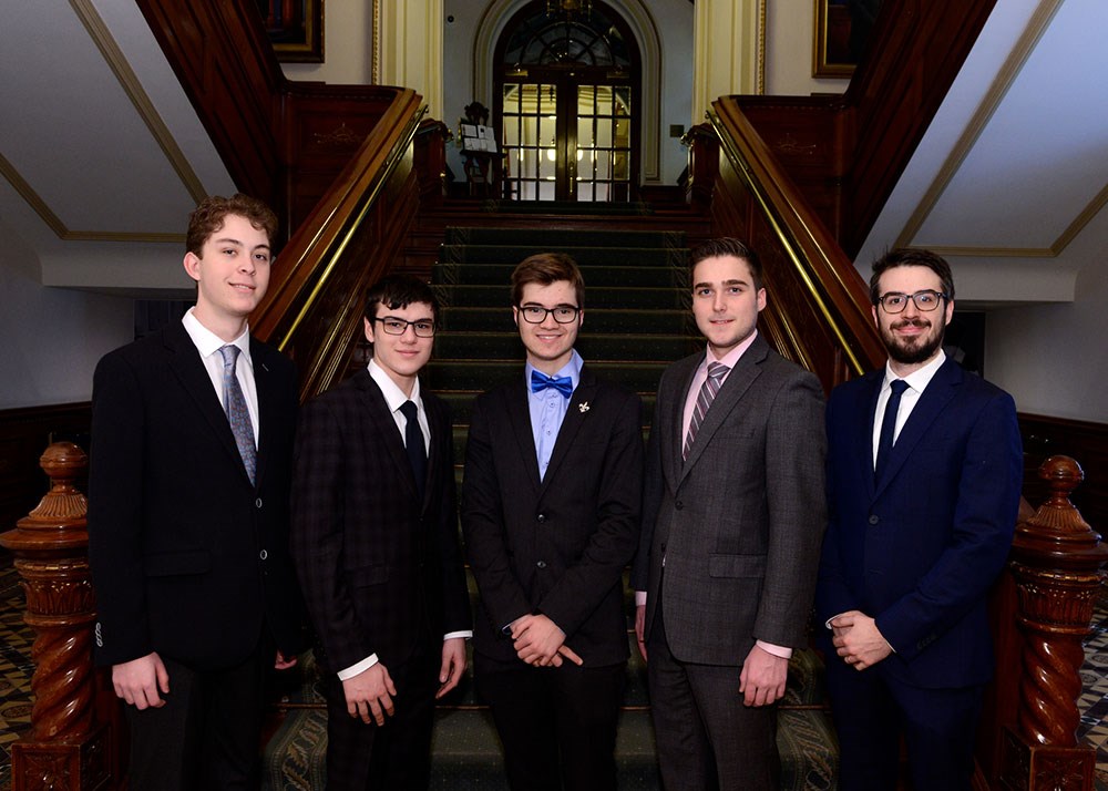 Tristan Turenne, Kamil Tazi, Olivier Leblanc-Beaudry, Joey Blais ainsi que Joël Bégin, enseignant accompagnateur. 