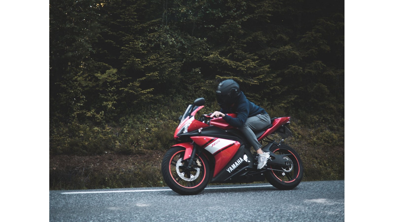 Poursuite policière d'une motocyclette 