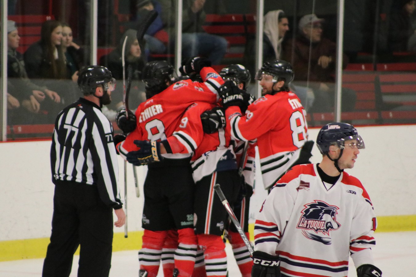 Hockey : La Tuque inflige un revers au Formule Fitness Bécancour