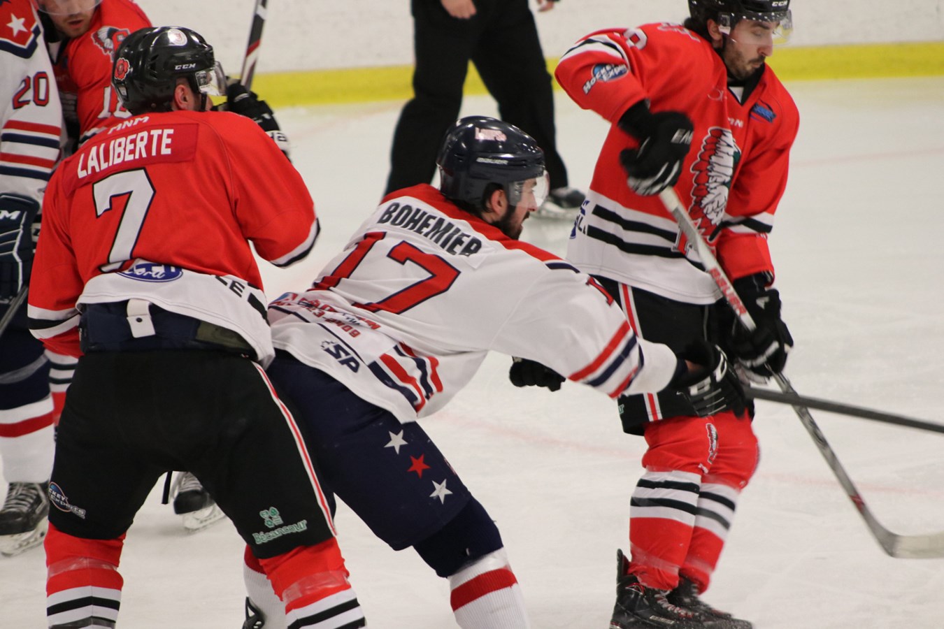 Hockey : La Tuque inflige un revers au Formule Fitness Bécancour