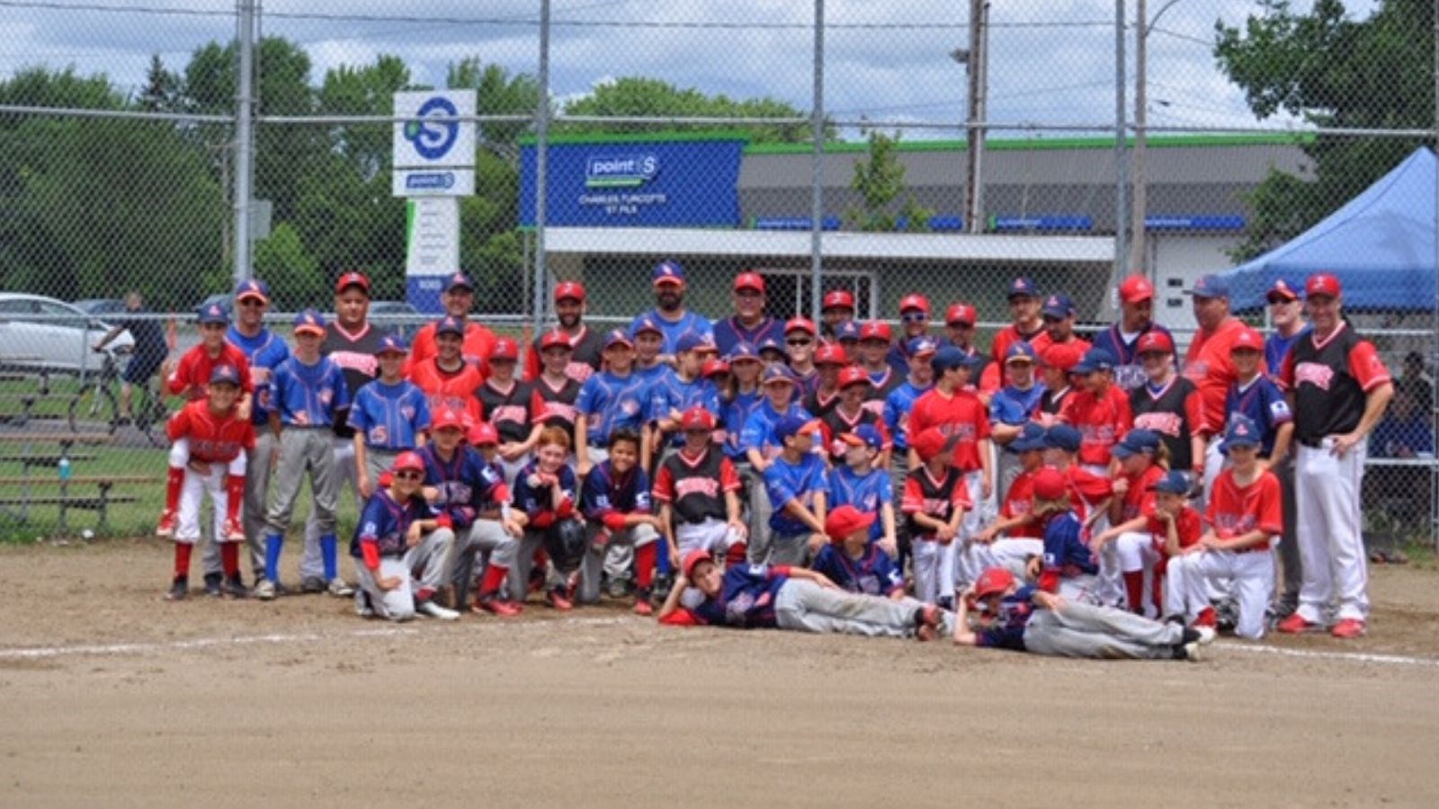 Photos du haut : 4 finalistes de la classe A : Draveurs TR, Red Sox Pointe du Lac, Mercenaires Mascouche, Spartiates de Boisbriand