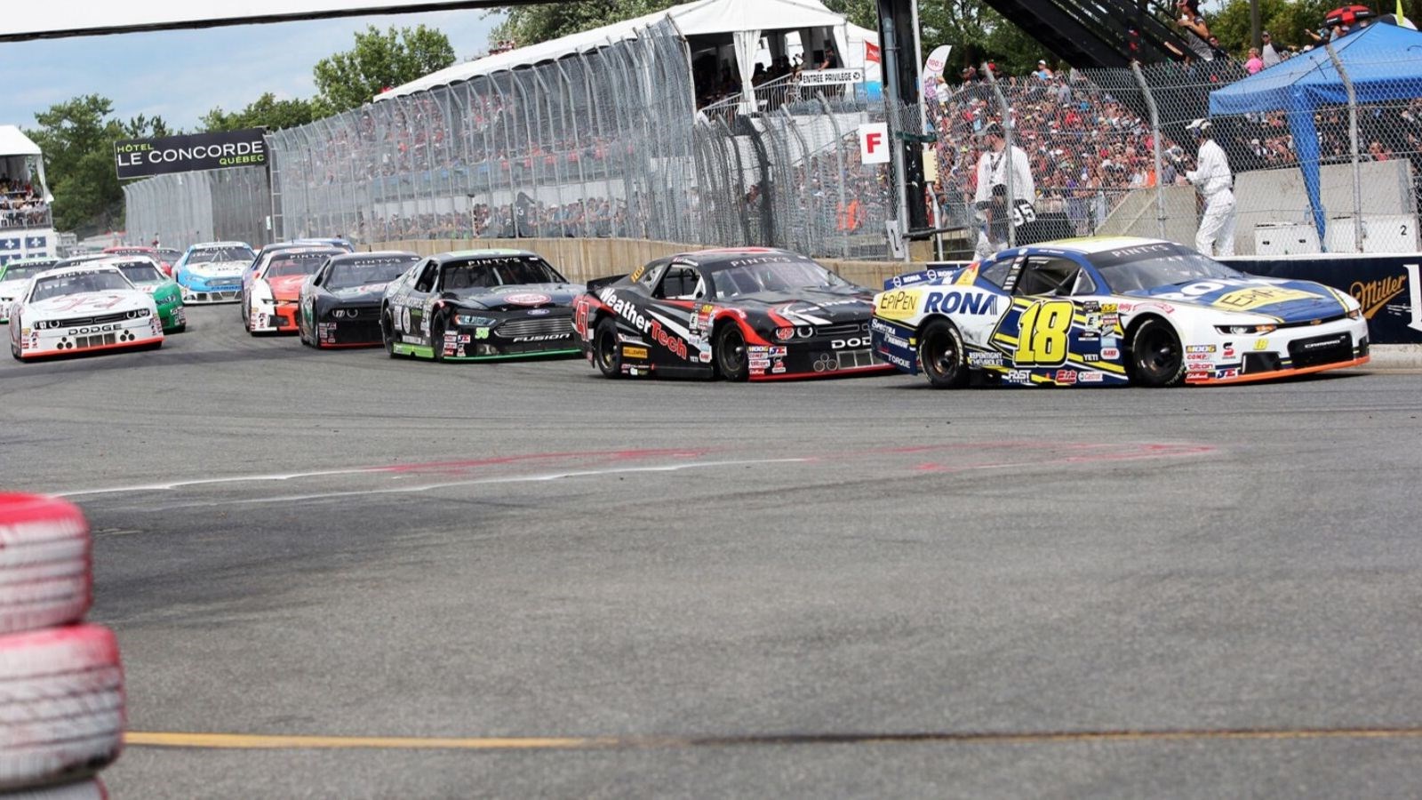 Alex Tagliani a mené 25 des 50 tours au Grand Prix de Trois-Rivières en route vers le deuxième rang en course.