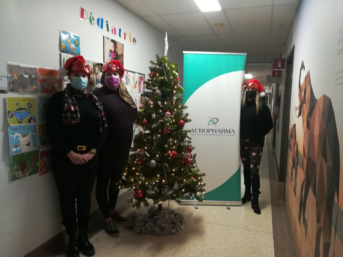 Mélanie Diamond, consultante, Auropharma, Natacha Bolduc, chef de service parents-enfants - zone centre, CIUSSS MCQ et Annie Brousseau, directrice générale, Fondation RSTR.