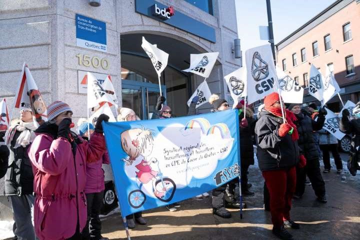 Les membres du CSN ont manifesté hier leur exaspération d'attendre l'approbation des textes afin de signer la convention collective du CPE Forêt enchantée.