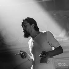 Depuis son retour à Montréal en 2015, Saulo Olmedo Evans commence à
s’investir dans différents projets de musique classique indienne, folk et fusion.