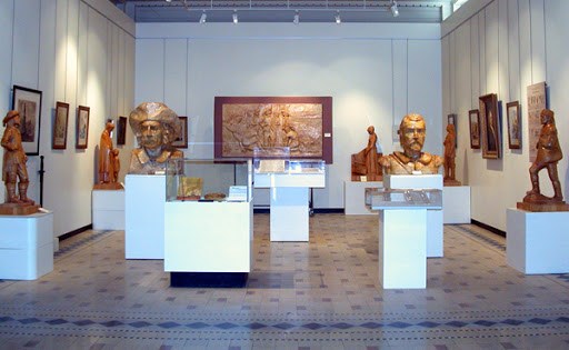 Cette subvention sera utilisée, dans une première étape, pour effectuer une révision complète de sa collection qui compte 27 000 objets. Les montants investis permettront d’appuyer le Musée Pierre-Boucher dans l’accomplissement de sa mission et l’élaboration d’un plan d’action.