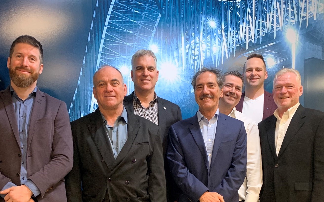 Martin Roberge, actionnaire chez Neksys-Excelpro; Ian Seivwright, vice-président des Contrôles I.S.I.; Jean-François Dupuis, actionnaire et vice-président de Neksys-Excelpro; Philippe Doucas, président des Contrôles I.S.I.; Stéphane Thiffault, actionnaire et vice-président en développement des affaires de Neksys-Excelpro; Patrick Charette, actionnaire et président-directeur général de Neksys-Excelpro et Shaun Cuggy, vice-président des Contrôles I.S.I.