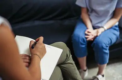 Des services offriront un soutien pédagogique ou psychosocial aux jeunes pour qui la possibilité de réussite scolaire a été grandement diminuée du fait de la pandémie.