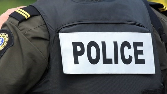 Trois hommes arrêtés pour possession de drogue dans un but de trafic