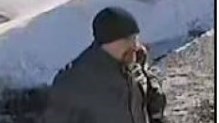 Le second suspect serait âgé de 30 à 40 ans.