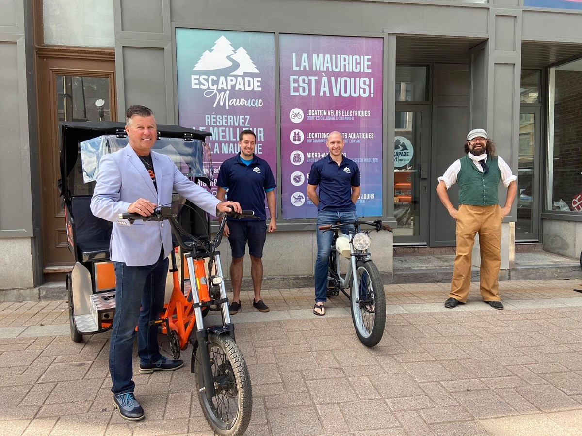De gauche à droite: Michel Letarte, propriétaire d’Écobyke; Jérémie B. Laliberté et Simon Girard, co-propriétaires d’Escapade Mauricie et Jean-Philippe Marcotte, propriétaire de Personare, Vulgarisation historique.