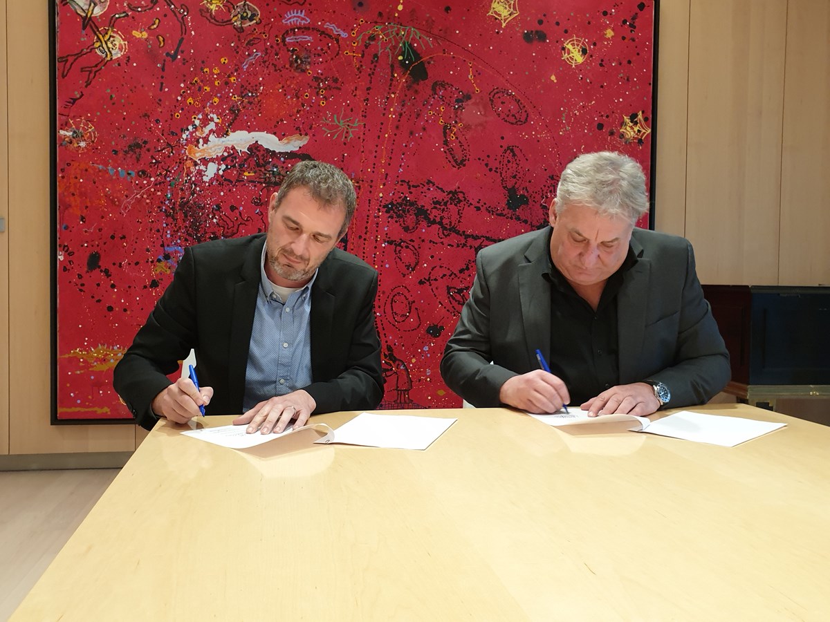 Boris Dumange, directeur général d’IAR et Mario De Tilly, directeur général d’IDE Trois-Rivières, le 30 novembre, à l’ambassade du Canada, à Paris.