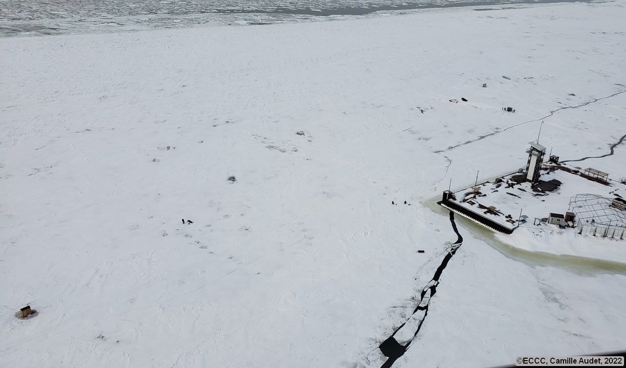 Fissure dans la glace au Quai de Sainte-Angèle