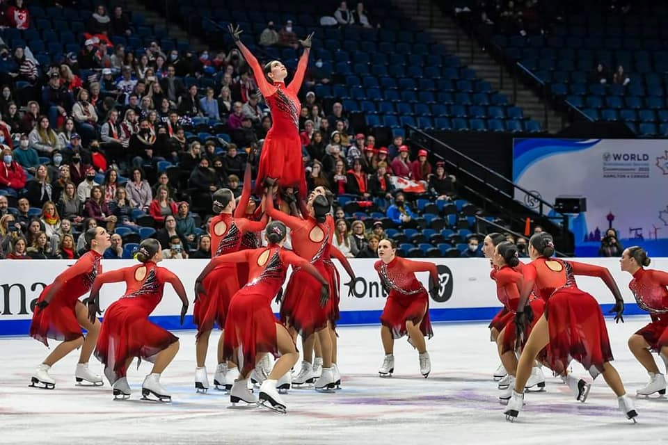 Une médaille d’or aux jeux mondiaux de patinage synchronisé