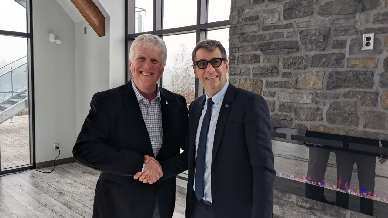 Le candidat Pierre-David Tremblay et le chef  du Parti conservateur du Québec, M. Éric Duhaime.