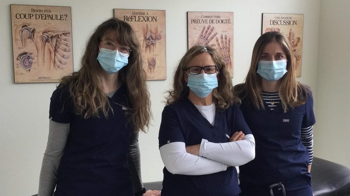 De gauche à droite : Dr Rose-Frédérique Desfossés physiatre, Dr Josée Fortier physiatre, Dr Isabelle Côté, physiatre