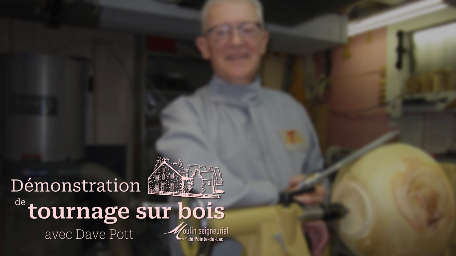Démonstration de Dave Pott, tourneur sur bois. 