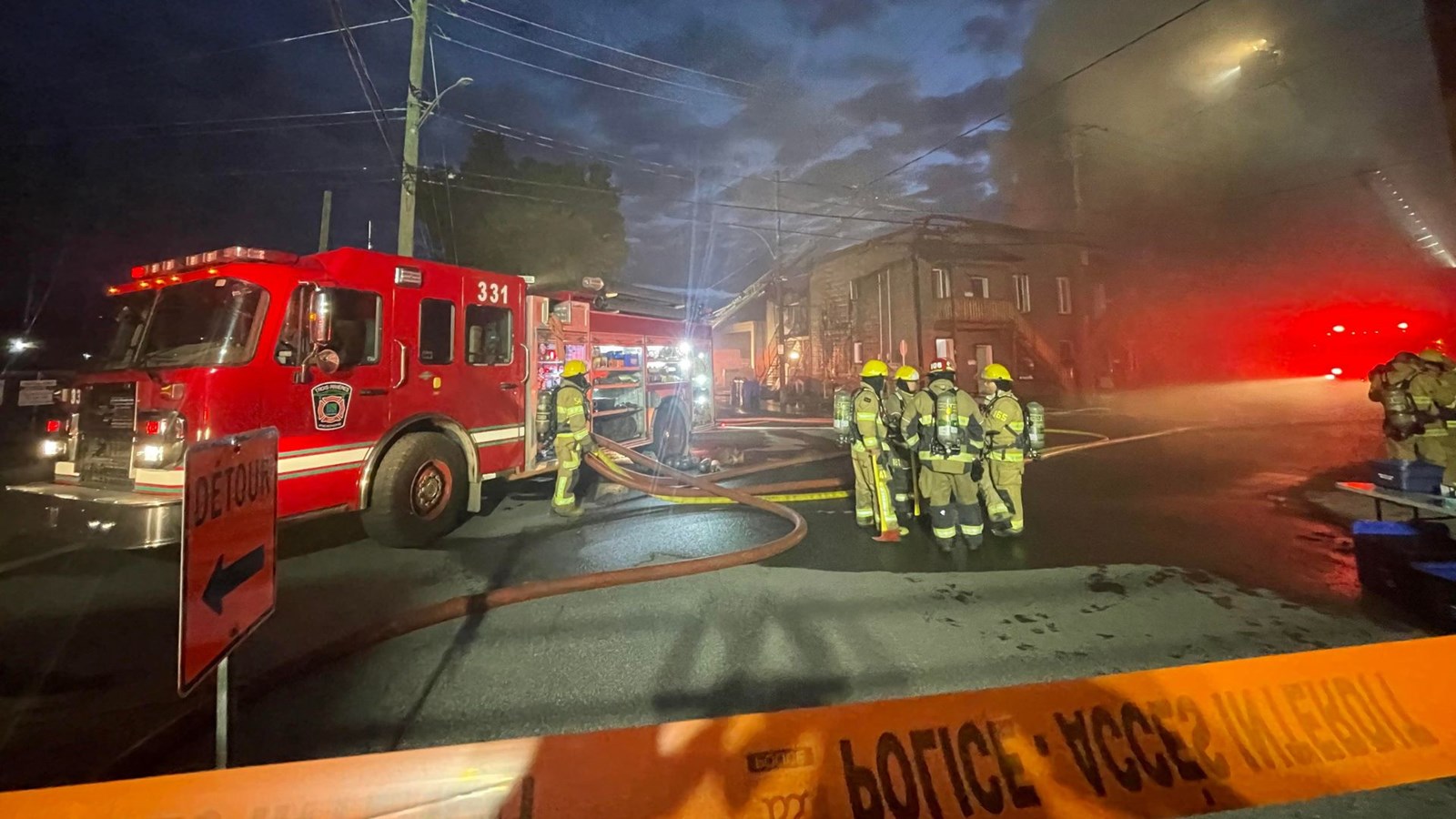 Les équipes de pompiers lors de l'intervention