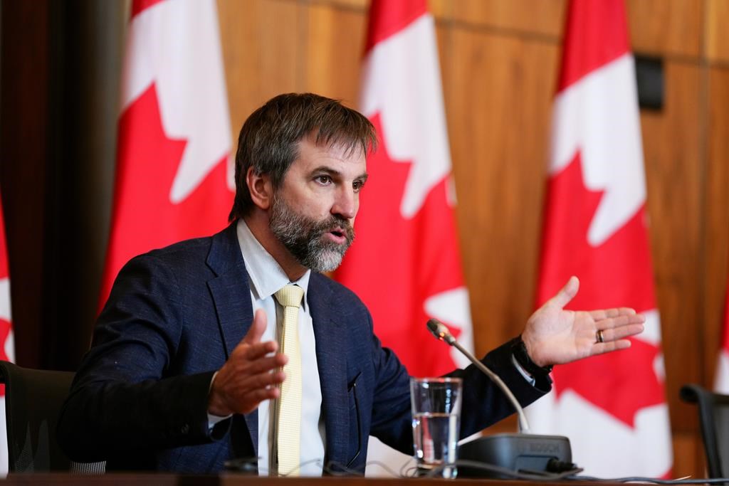 Changements climatiques: Guilbeault appelle à plus d'ambition dans le monde entier