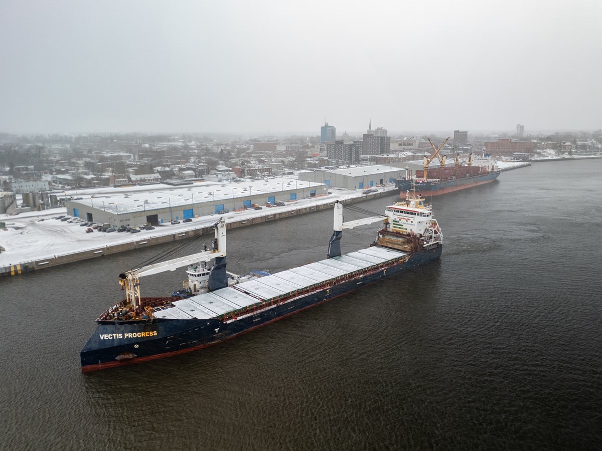 Le Port de Trois-Rivières célèbre l'arrivée du premier navire de l'année