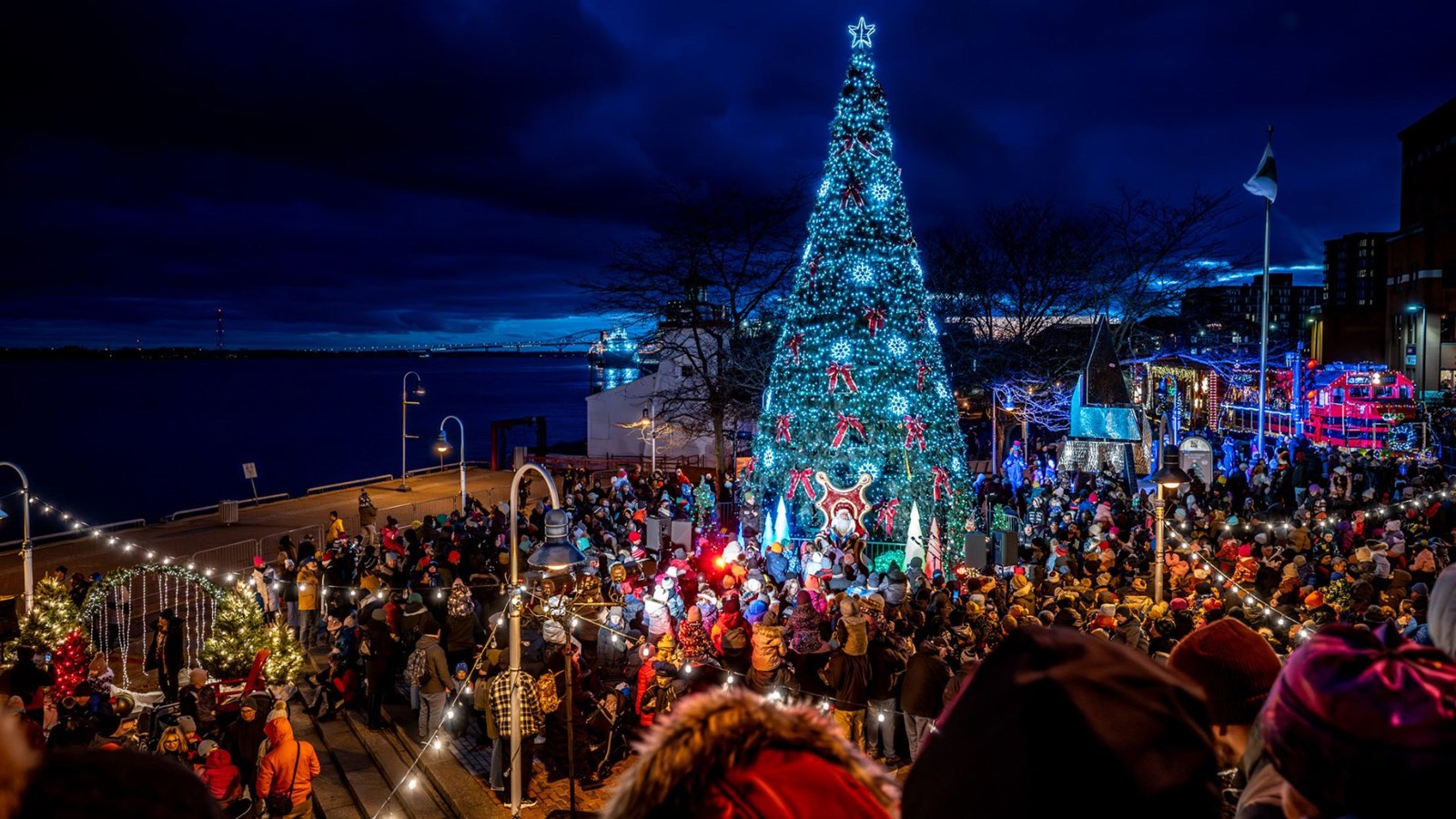 Le parc portuaire se métamorphosera en un véritable décor des Fêtes. On y retrouvera le grand sapin illuminé. 