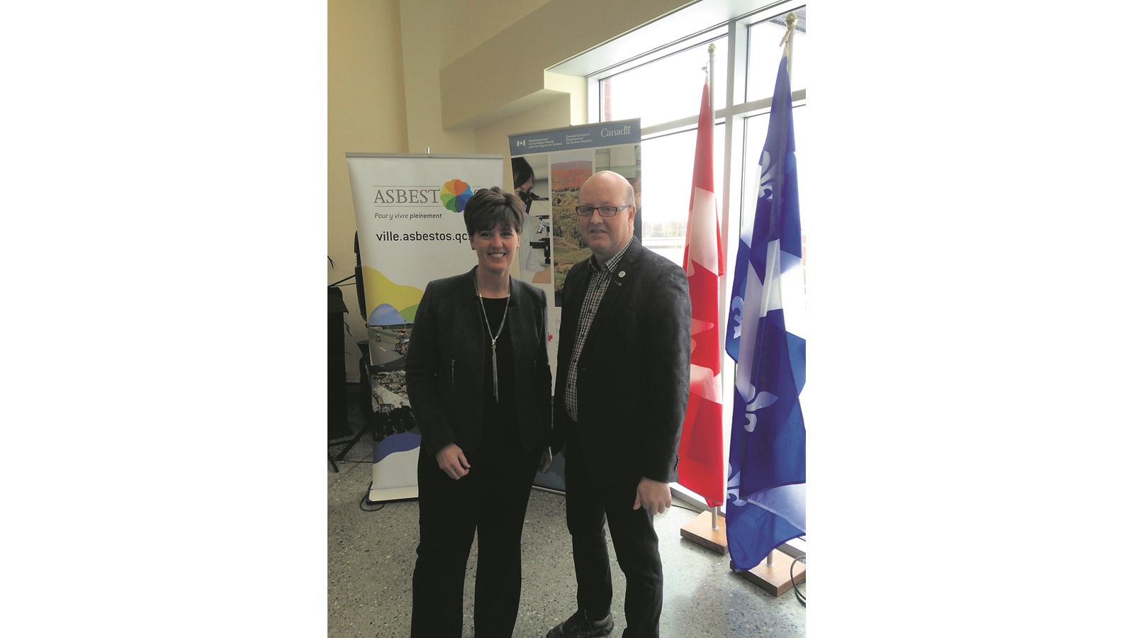 C’est en compagnie d’Hugues Grimard, maire d’Asbestos, que la ministre du Développement international et de la Francophonie et députée de Compton-Stanstead, Marie-Claude Bibeau, a fait l’annonce d’une aide financière appréciable à la ville d’Asbestos pour son projet d’amélioration des infrastructures de traitement des eaux du parc industriel