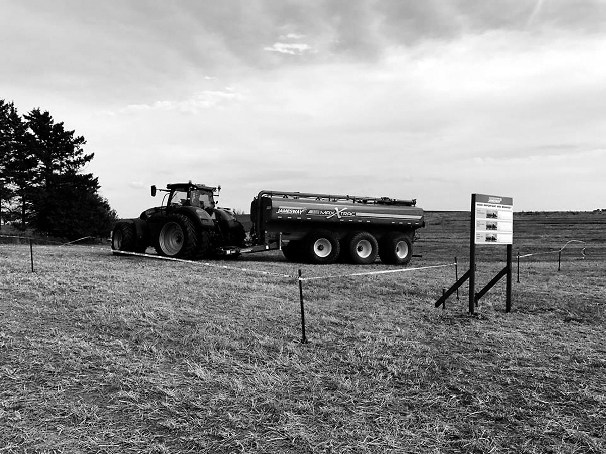 Installés à Saint-François-Xavier-de-Brompton, l’entreprise des équipements de ferme Jamesway est au nombre des annonceurs de l’Expo Richmond Fair.