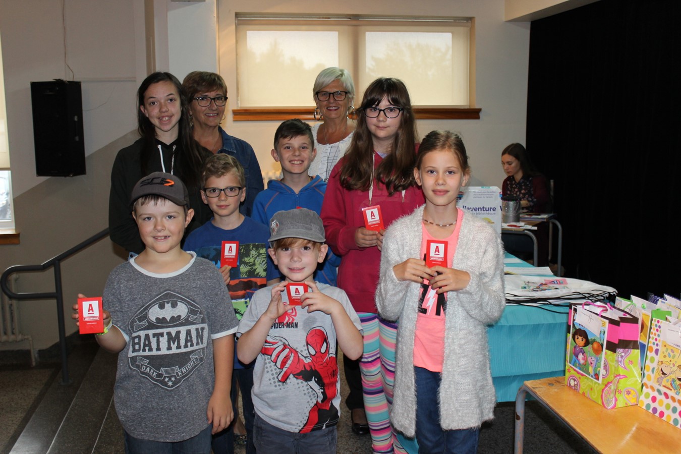 Des cadeaux et prix pour de nombreux enfants.