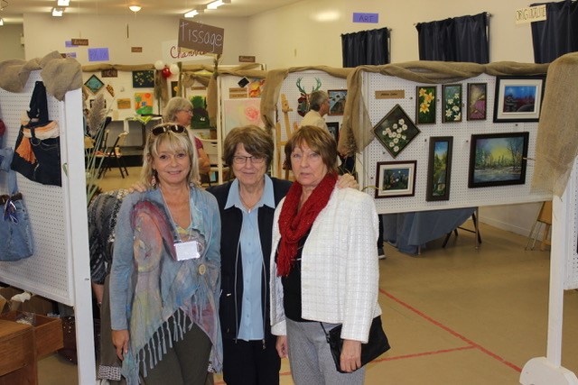 Trois membres parmi le comité culturel : Louiselle Boutin, Lorraine Dubuc et Nicole D. L’Heureux.
