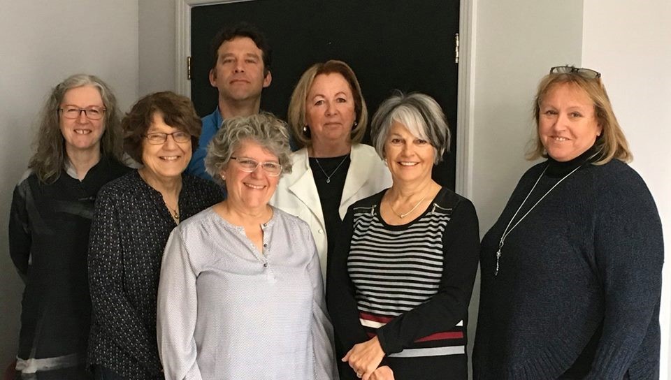 Les membres du Comité culturel de Saint-Denis apprécient l’appui du FIC pour des vitraux qui pourront embellir la salle du conseil municipale.