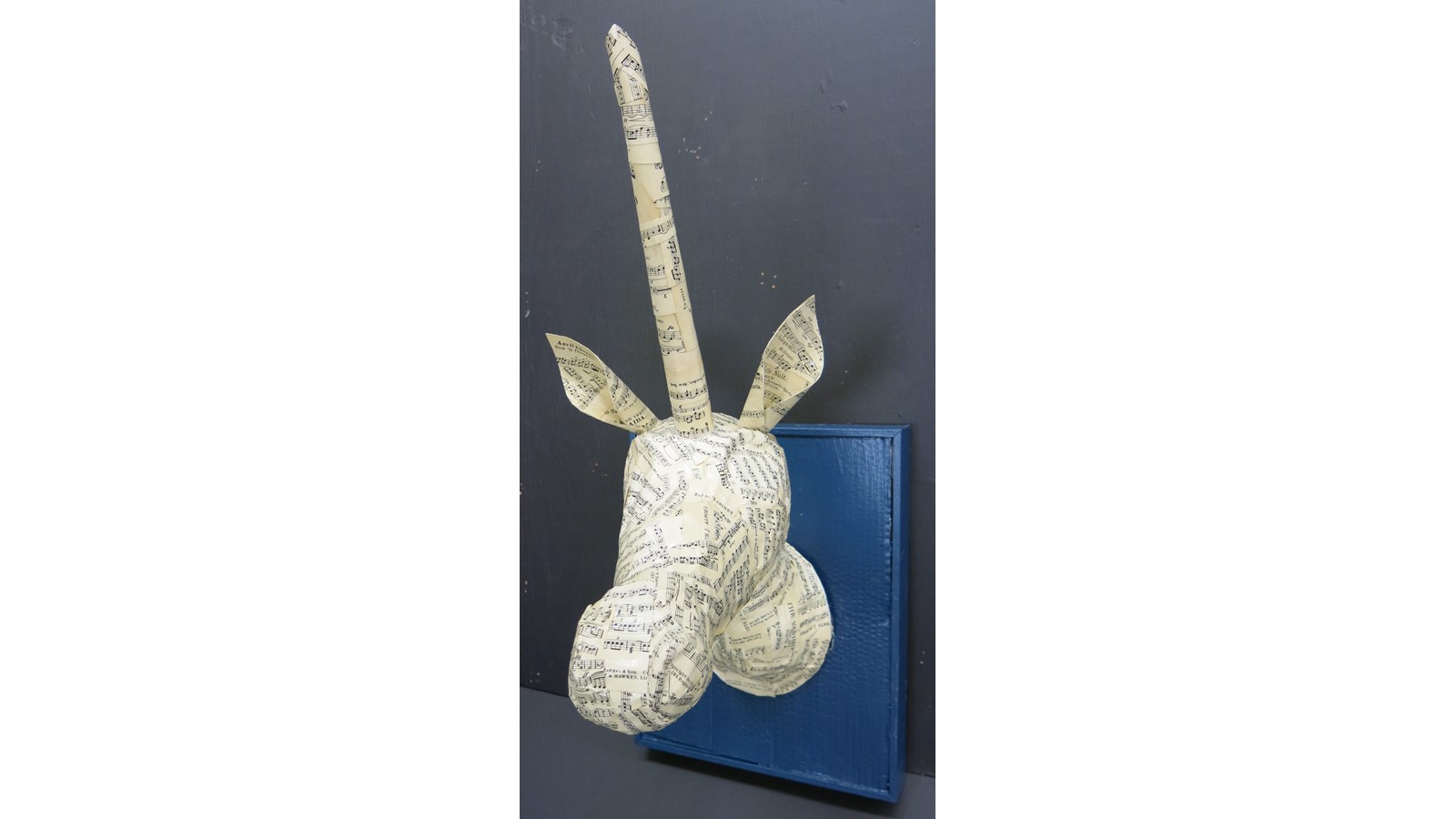 Un concours de créations de papier inspiré durant le festival du papier