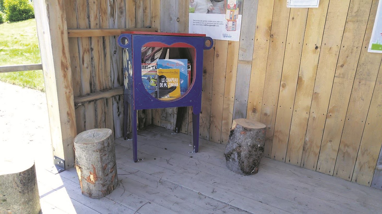 Le croque-livres de St-Georges-de-Windsor est situé dans un des kiosques du Marché public, soit celui près de l’école.