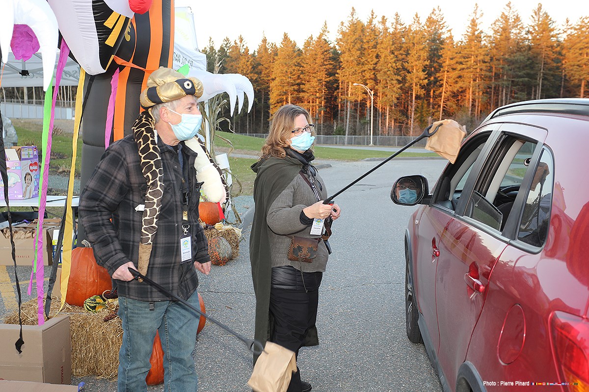 Plus de 280 voitures au service à l’auto pour l’Halloween