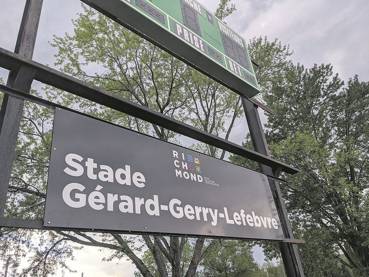 Nouvelle enseigne au terrain de balle de Richmond