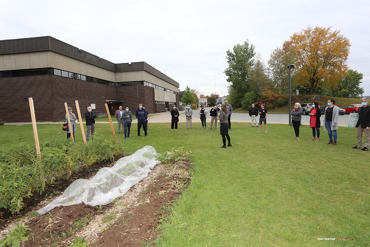 La serre à l’école secondaire devrait être construite dès le printemps prochain près des jardins.