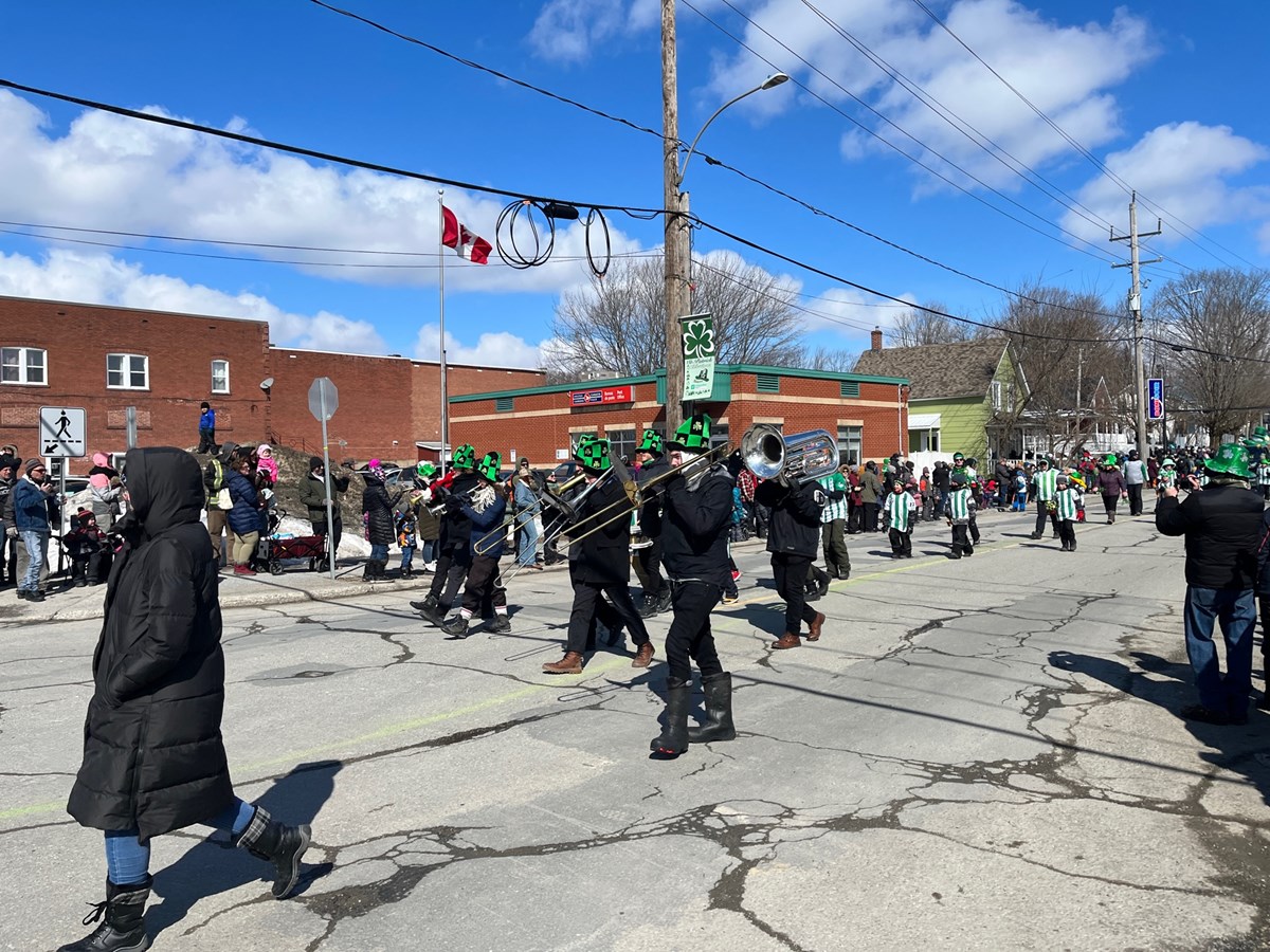 Pas moins de 6000 personnes au défilé de la Saint-Patrick
