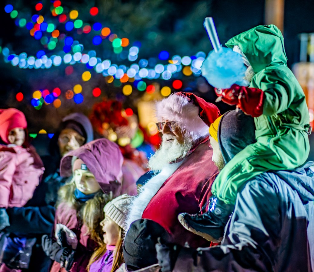 Chaque année, il y a de plus en plus de participants au défilé du père Noël de Richmond.