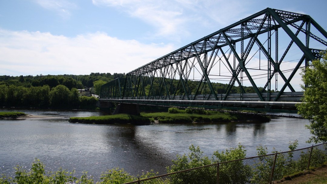 La Ville de Richmond possède ses puits artésiens. Elle ne puise donc pas son eau dans la rivière Saint-François.