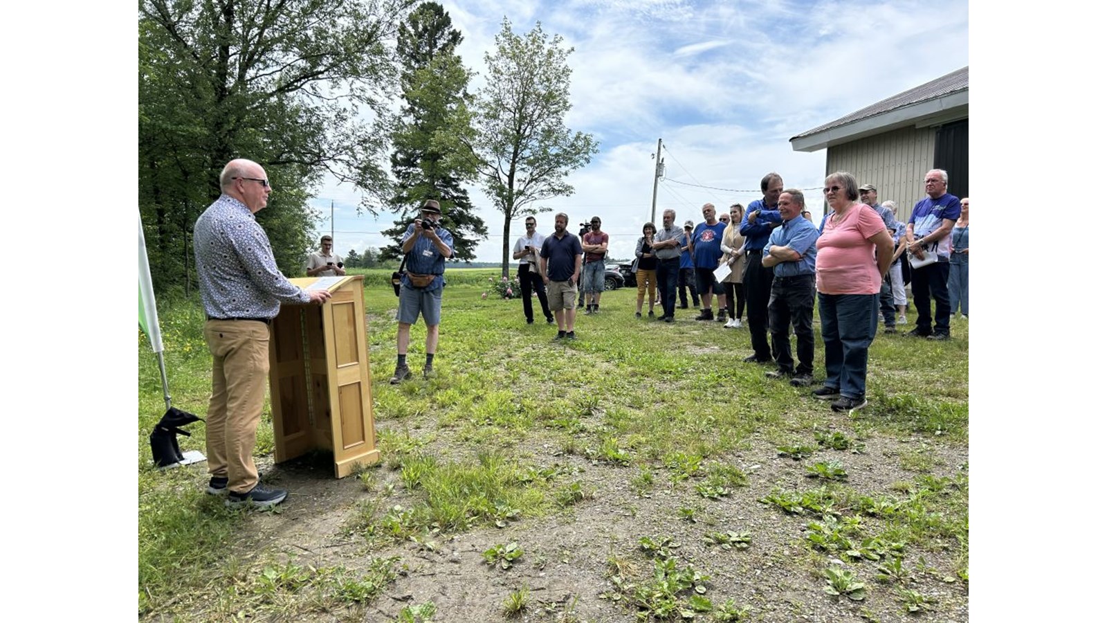 La MRC des Sources, le Syndicat des producteurs forestiers du Sud du Québec et la Coopérative Laforêt, ont annoncé le 19 juin dernier une entente entre les partis permettant de conclure ladite médiation amorcée en janvier de cette année et ainsi de dépasser les différends initiaux liés au règlement 283-2024.