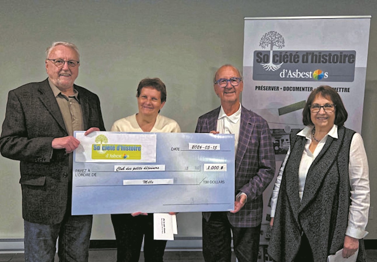 Une autre bourse de 1 000 $ a également été présentée à Loraine Lavallière pour le Club des petits déjeuners de l’école la Passerelle, afin de souligner l’implication de cet organisme auprès des jeunes de la communauté des Sources.