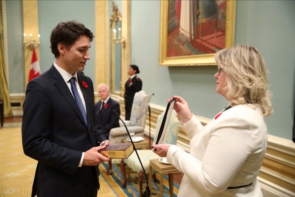 Justin Trudeau devient le 23e Premier ministre de l'histoire canadienne.