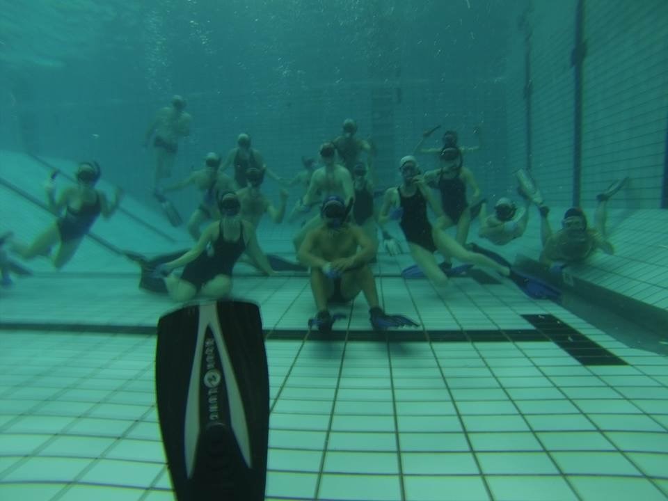Photo de groupe au fond de l'eau, pourquoi pas?!