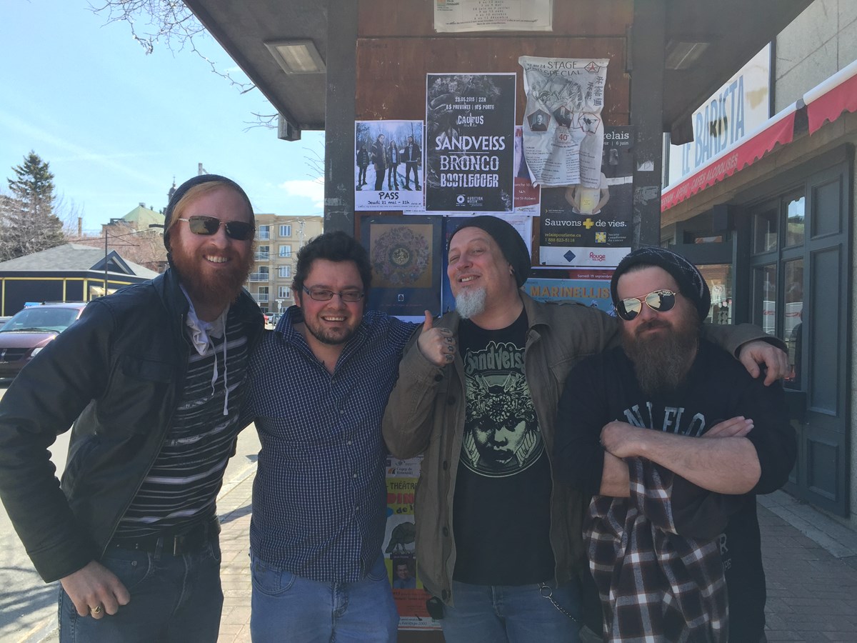 Marc Angers (violon, voix), Frédéric Savard (rédacteur en chef, GoRimouski.com), Robert Langlois (basse, voix) et Alain Barriault (guitare, voix). Les gars de Bodh'aktan livreront tout un show ce soir à Matane.