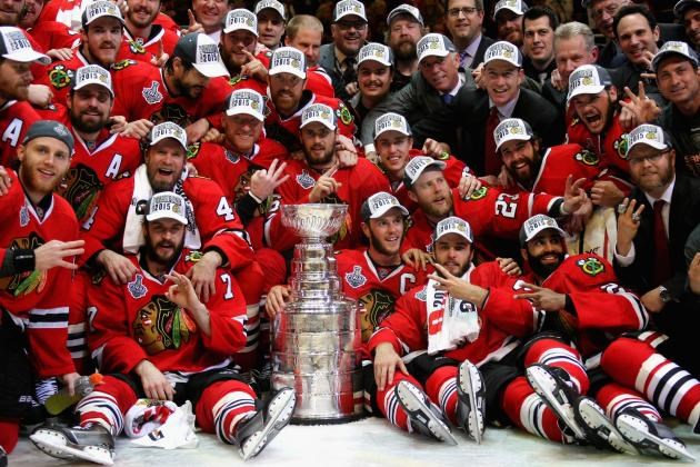 Les Blackhawks de Chicago remportent la 6e Coupe Stanley de leur histoire, leur troisième en six ans.