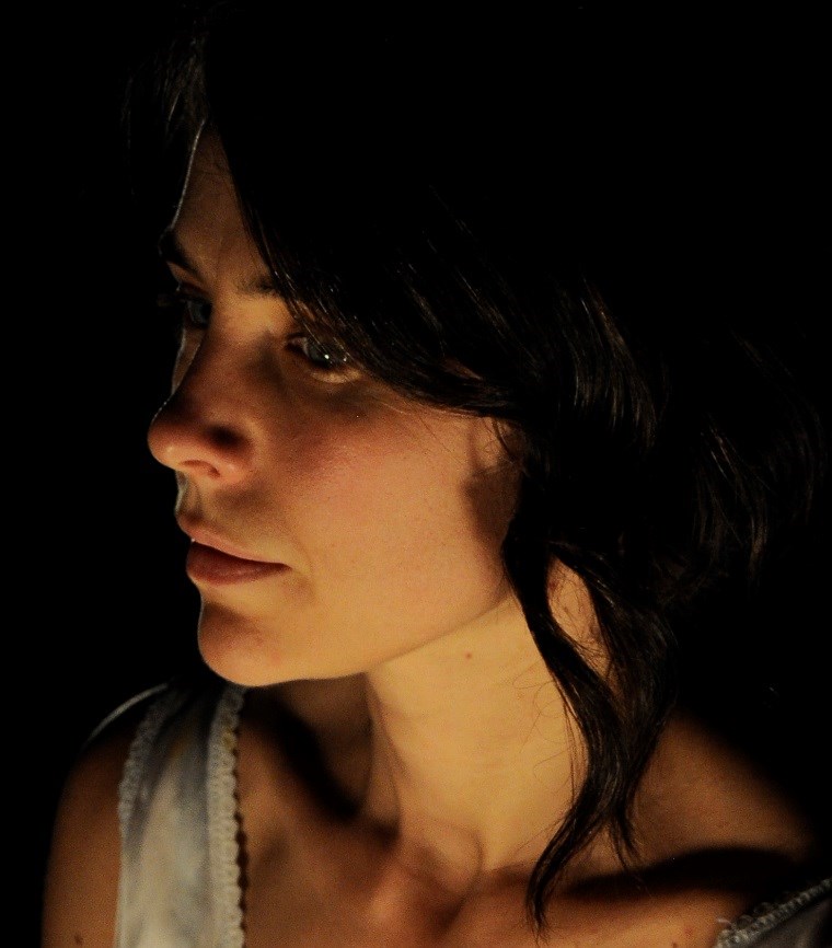 L'interprète et chorégraphe en danse contemporaine Aurélie Pedron. 